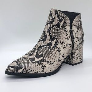 NWOT Seychelles Chaparral Snake Print Booties 🐍